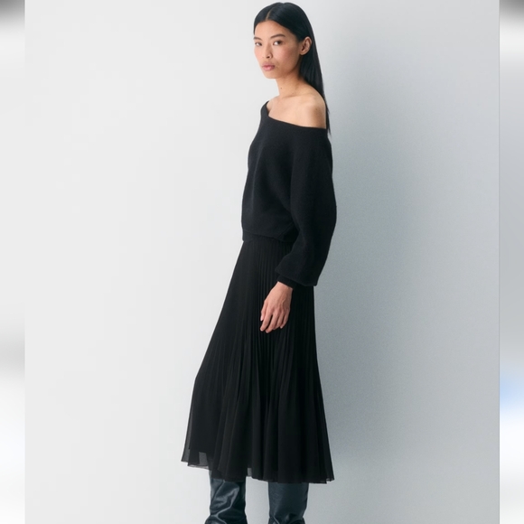 Wilfred Dresses & Skirts - Wilfred Twirl Black Pleat Midi Skirt XS